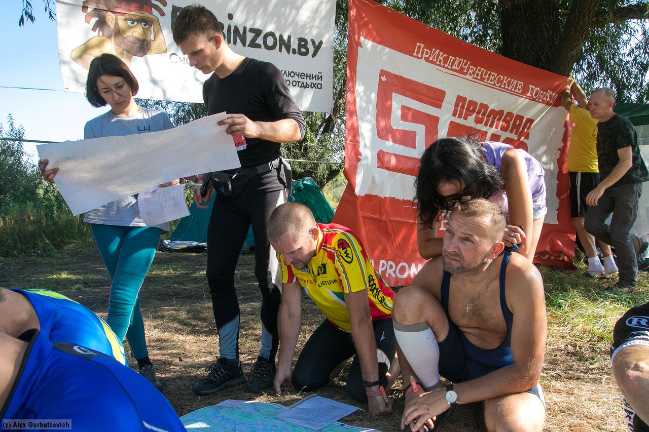 �������